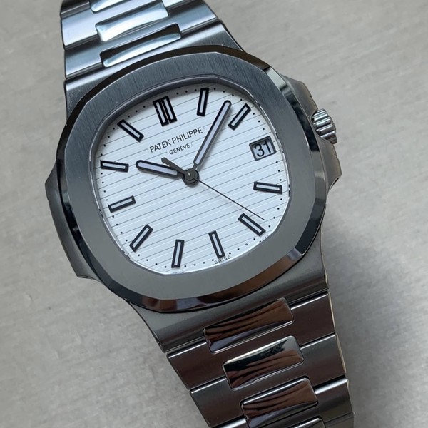 Patek Philippe Nautilus 5711/1A-011 White Dial